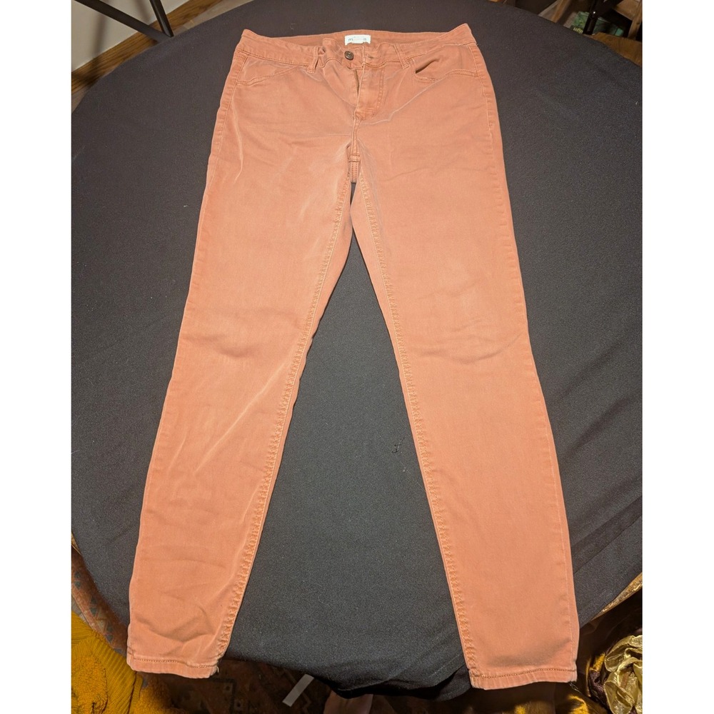 Beautiful M Jeans by Maurices women's colored denim jeans Salmon, Size L